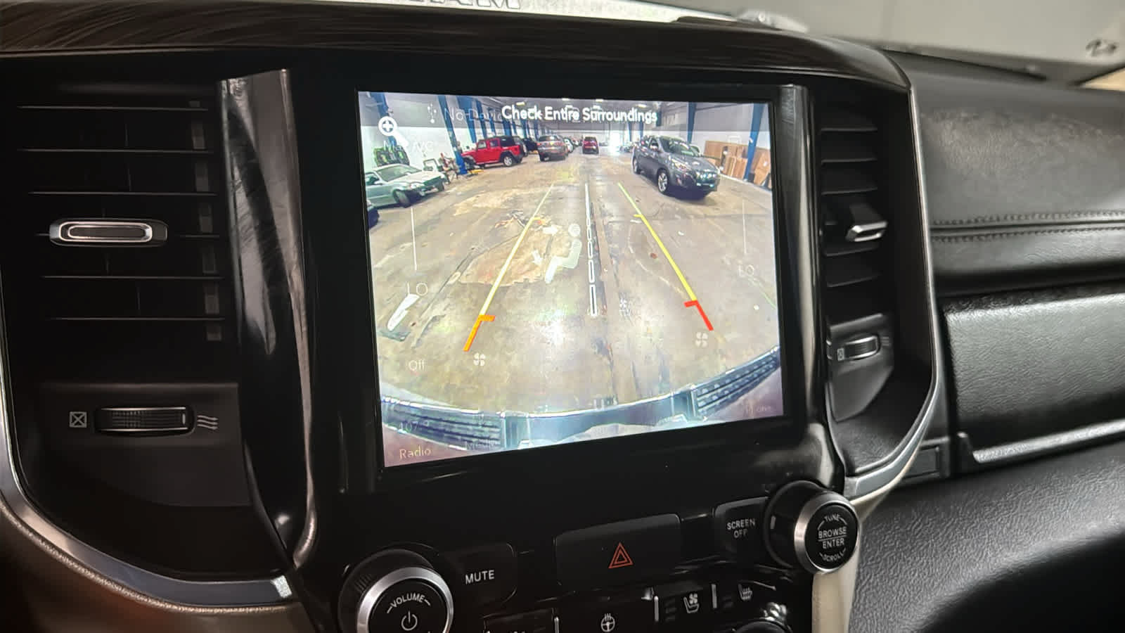 Used 2019 RAM 1500 Laramie AWD/4WD image 16
