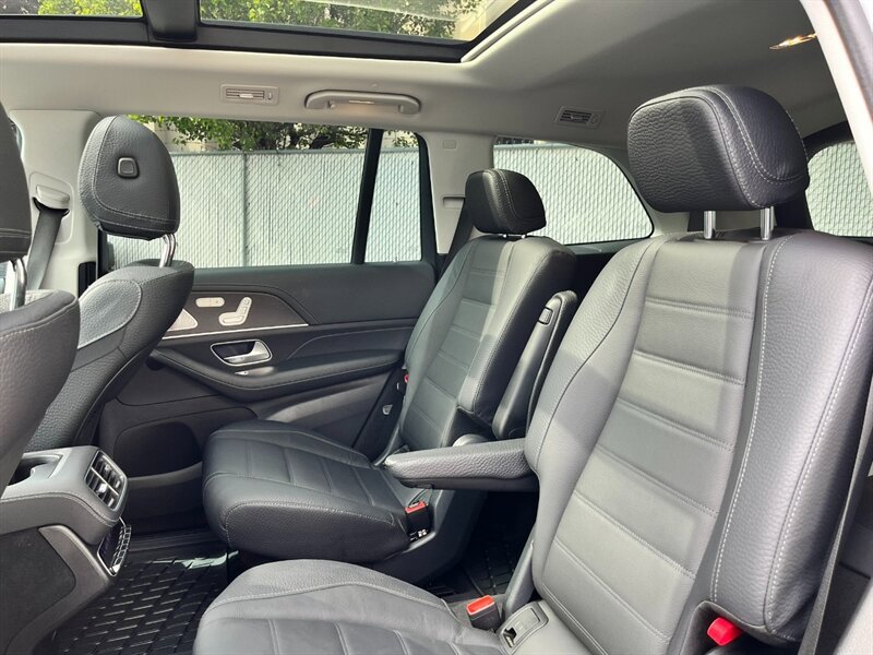 Used 2024 Mercedes-Benz GLS 580 4MATIC image 28