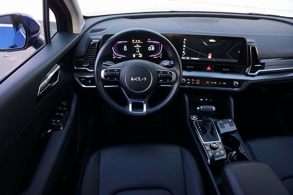 Used 2025 Kia Sportage EX image 12