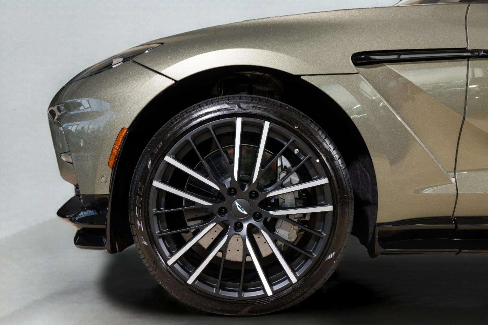 New 2026 Aston Martin DBX 707 AWD/4WD image 8