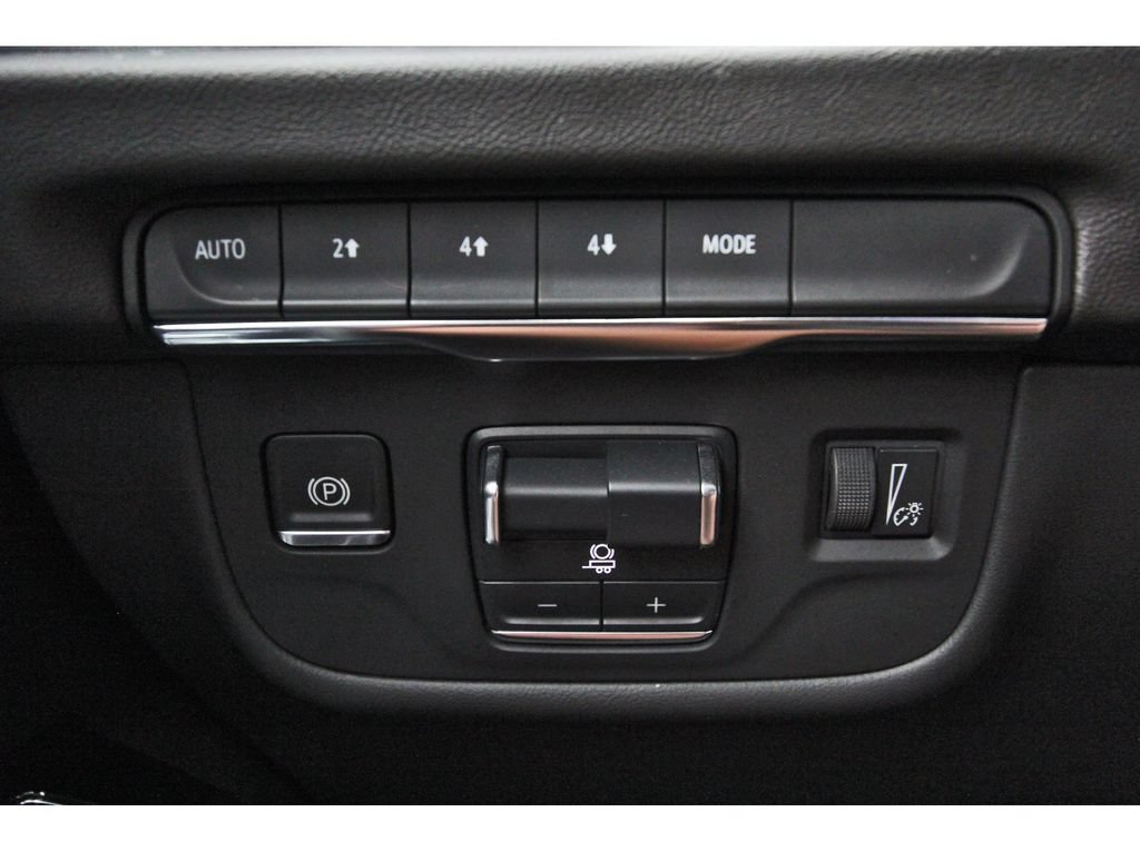 Used 2025 Cadillac Escalade ESV Sport AWD/4WD image 20