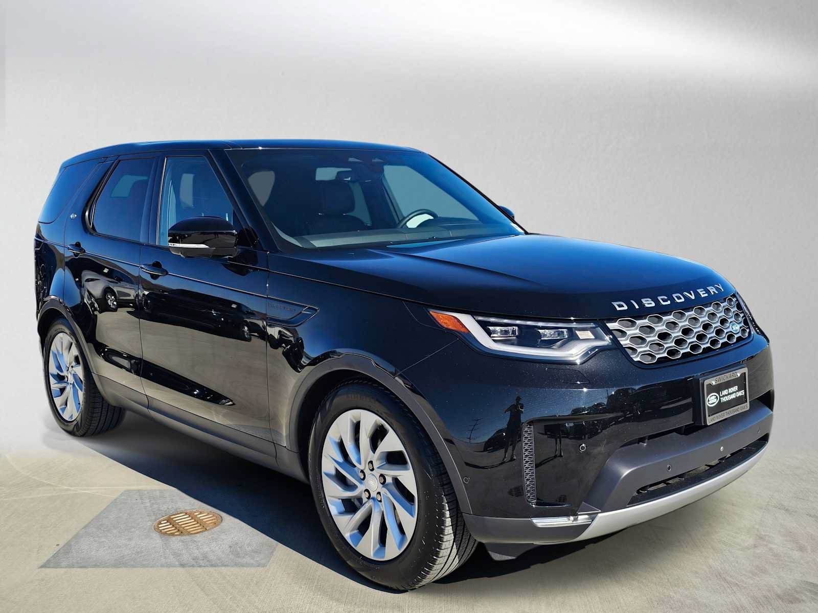 Used 2025 Land Rover Discovery S AWD/4WD image 7