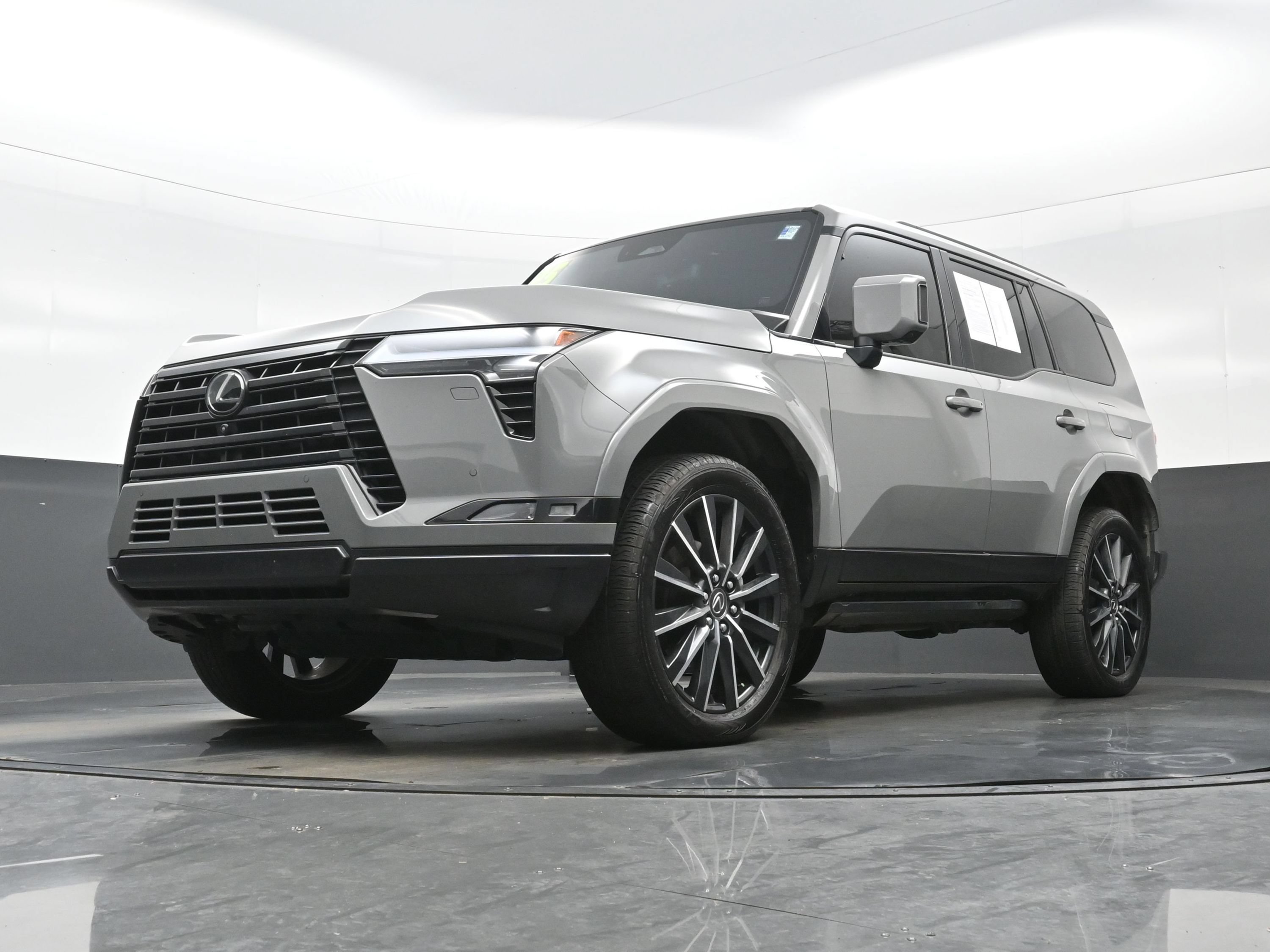 Used 2025 Lexus GX 550 w/ Accessory Package (2T) AWD/4WD image 28