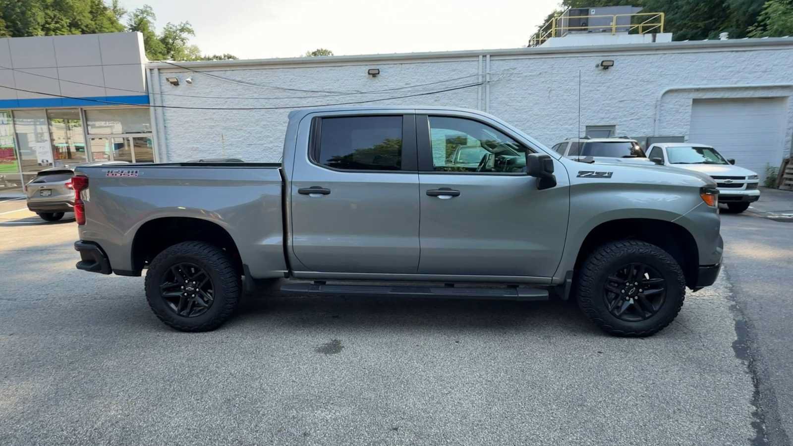 Certified 2024 Chevrolet Silverado 1500 Custom Trail Boss w/ LPO, Dark Essentials Package AWD/4WD image 9