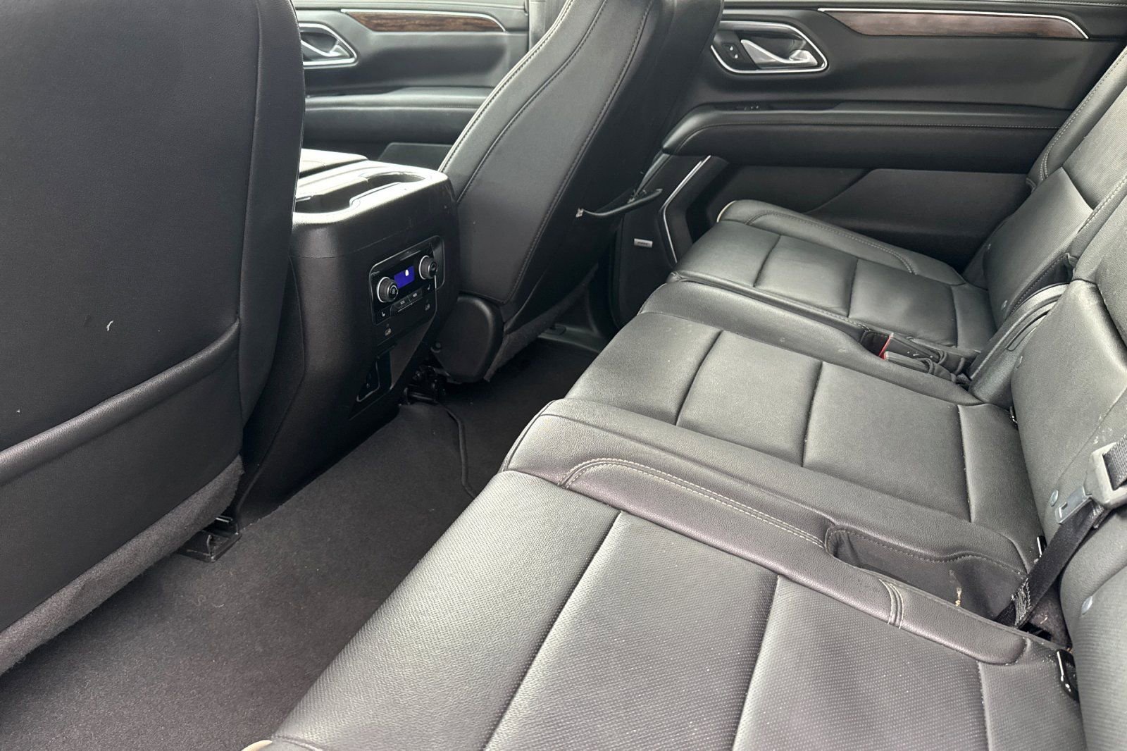 Used 2024 Chevrolet Suburban Premier image 15
