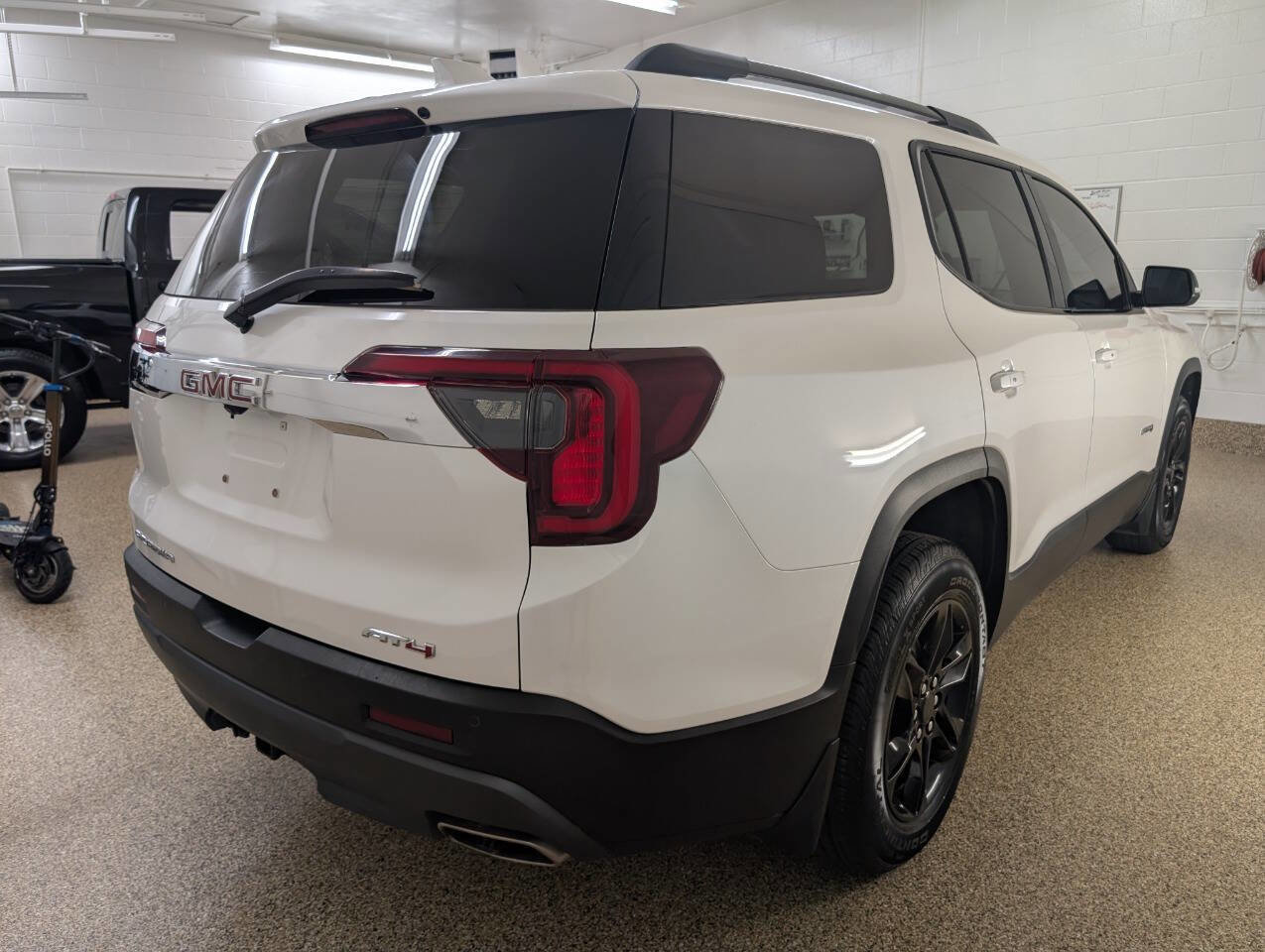 Used 2020 GMC Acadia AT4 image 4