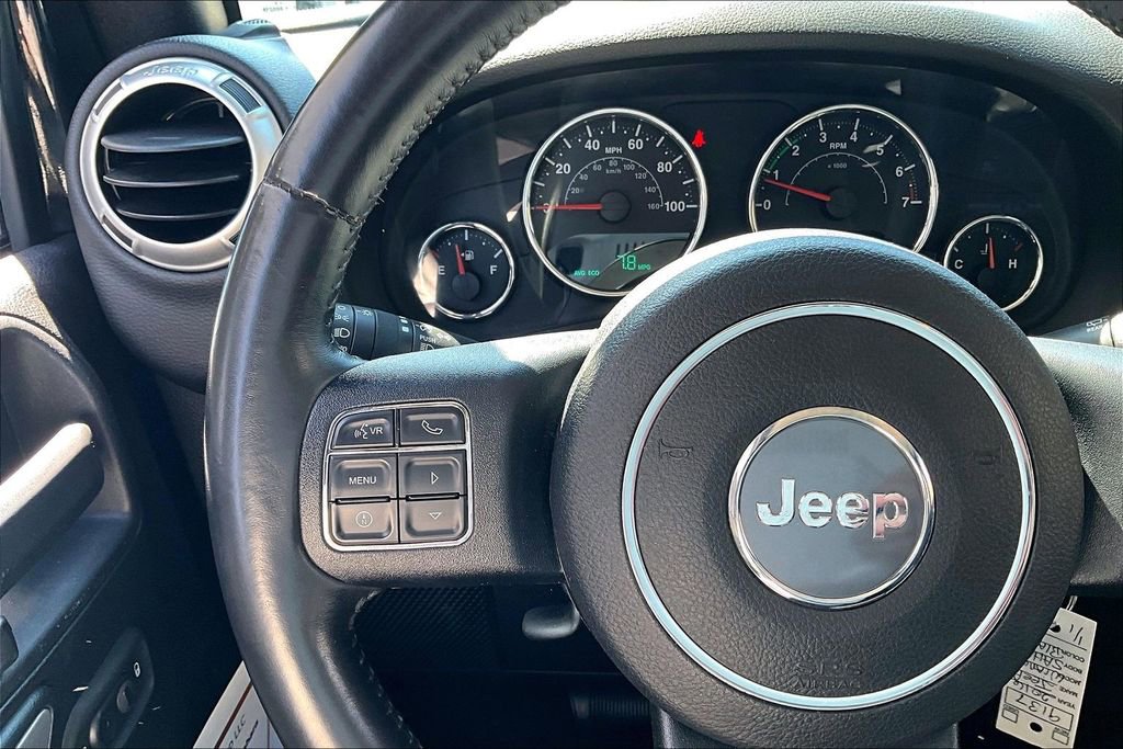 Used 2016 Jeep Wrangler Unlimited Sahara w/ Dual Top Group AWD/4WD image 10
