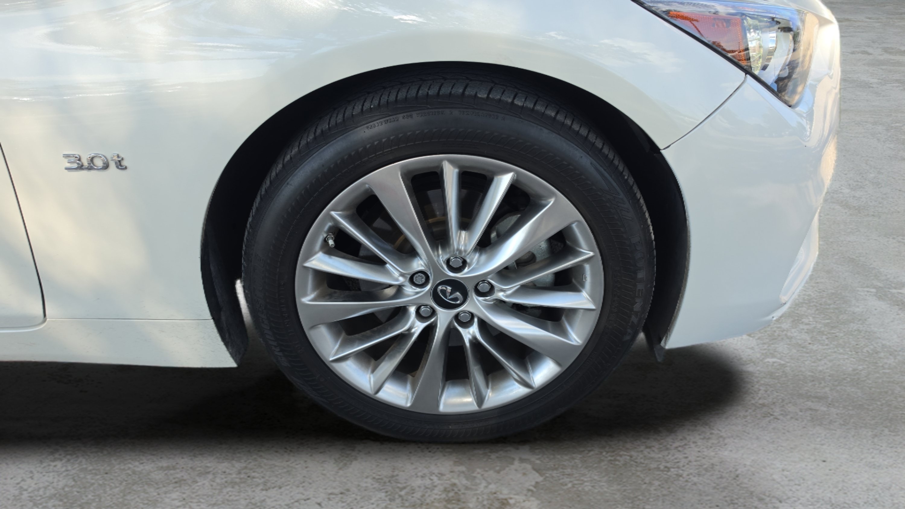 Used 2019 INFINITI Q50 Luxe w/ Essential Package (3.0T Luxe) RWD image 27