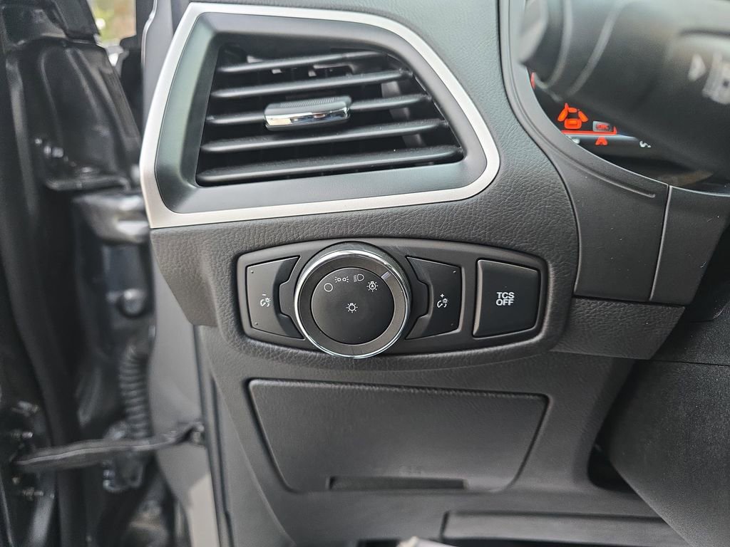 Used 2024 Ford Edge SEL image 30