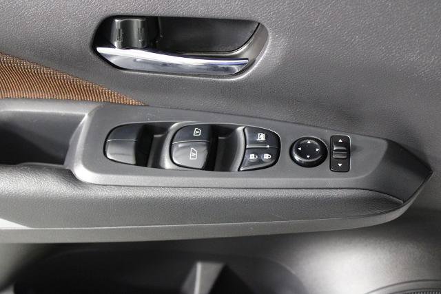 Certified 2024 Nissan Kicks SR FWD image 23