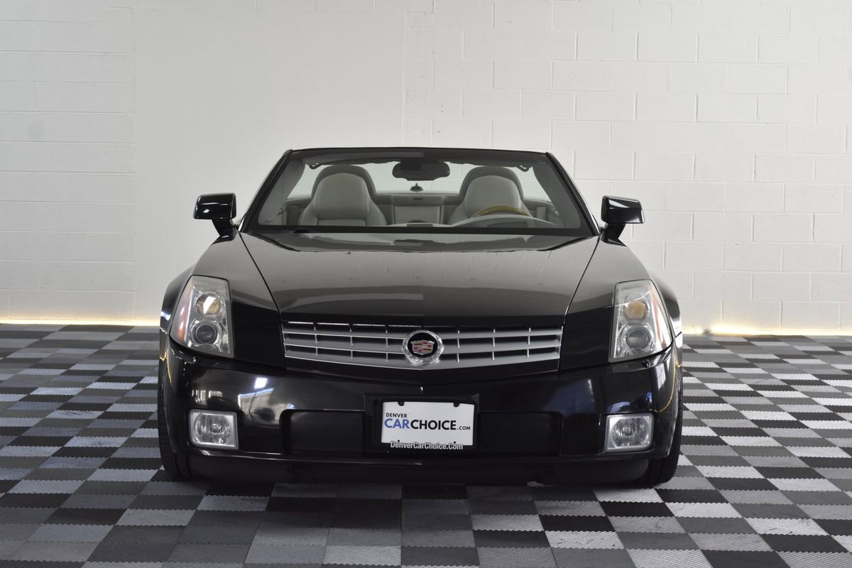 Used 2005 Cadillac XLR image 10