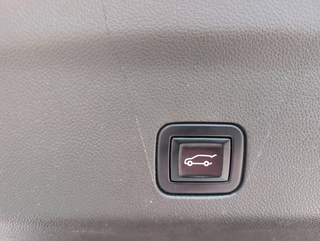Used 2021 GMC Yukon Denali AWD/4WD image 12