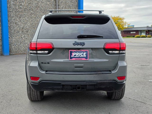 Used 2019 Jeep Grand Cherokee Laredo AWD/4WD image 4