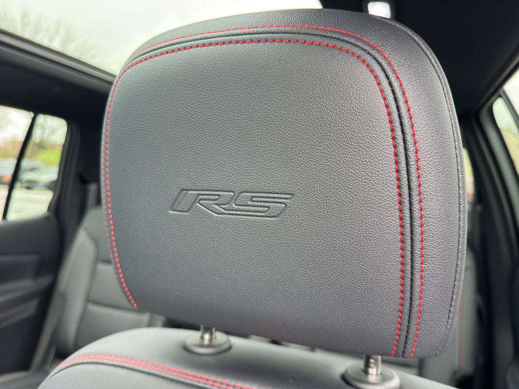 Used 2025 Chevrolet Traverse RS image 19