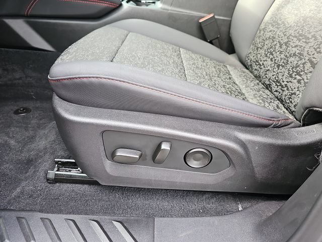 Used 2024 Chevrolet Colorado Z71 w/ Z71 Convenience Package 2 AWD/4WD image 16