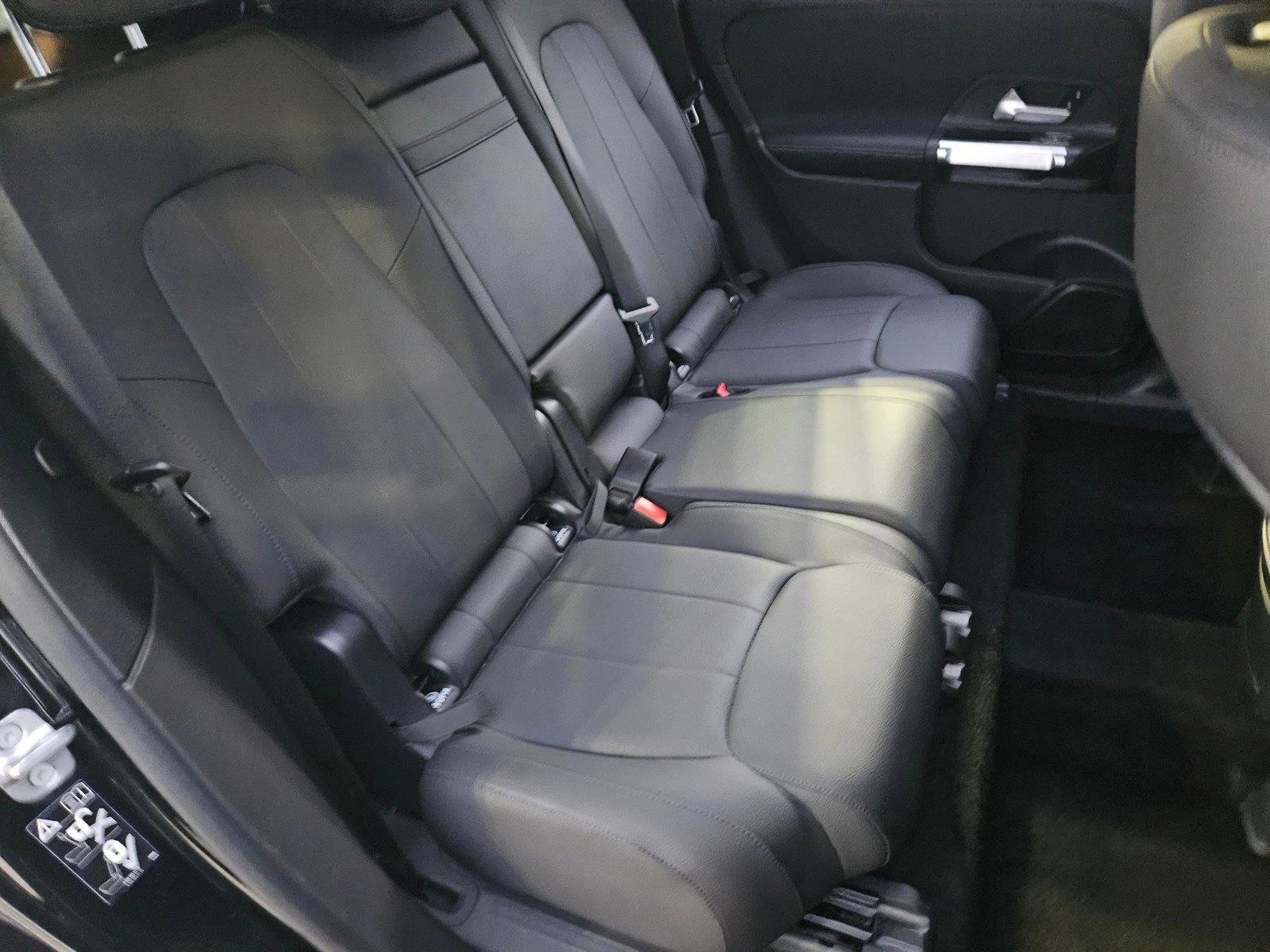 Used 2025 Mercedes-Benz GLB 250 image 18