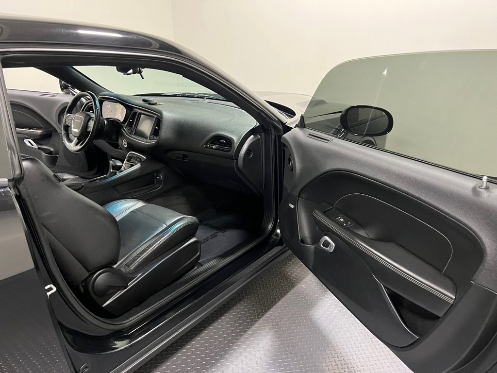 Used 2016 Dodge Challenger SXT Plus image 10