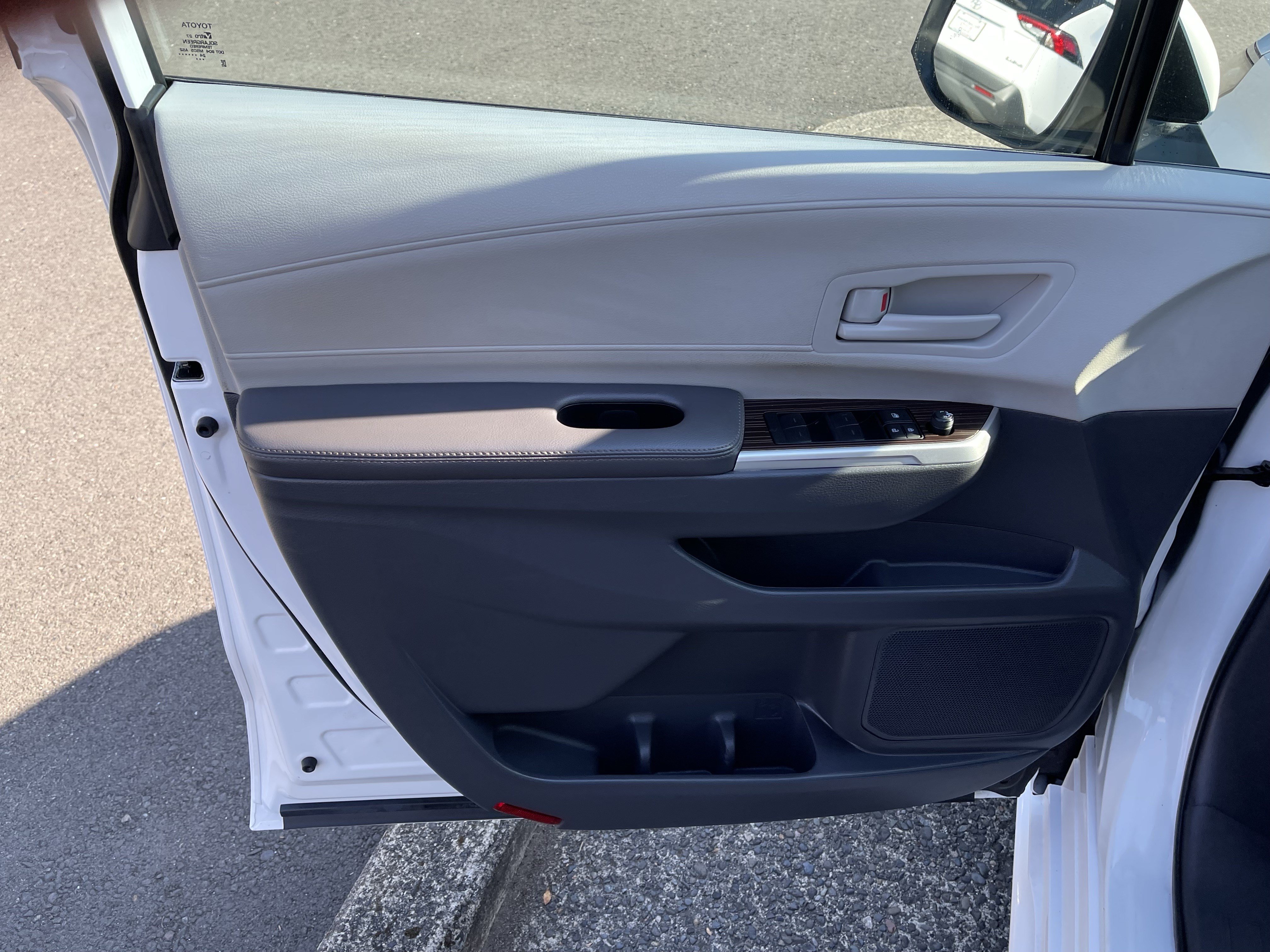Certified 2024 Toyota Sienna LE AWD/4WD image 14
