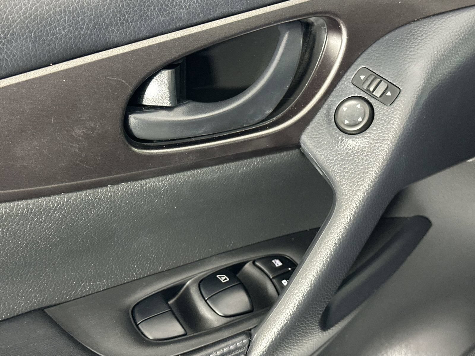 Used 2021 Nissan Rogue Sport S FWD image 13
