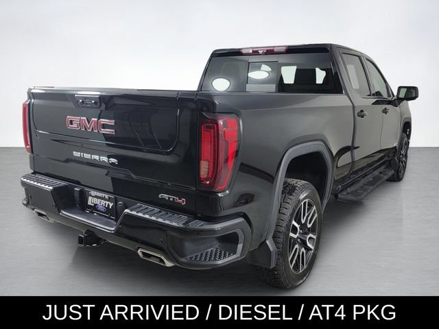 Used 2024 GMC Sierra 1500 AT4 w/ Technology Package AWD/4WD image 3