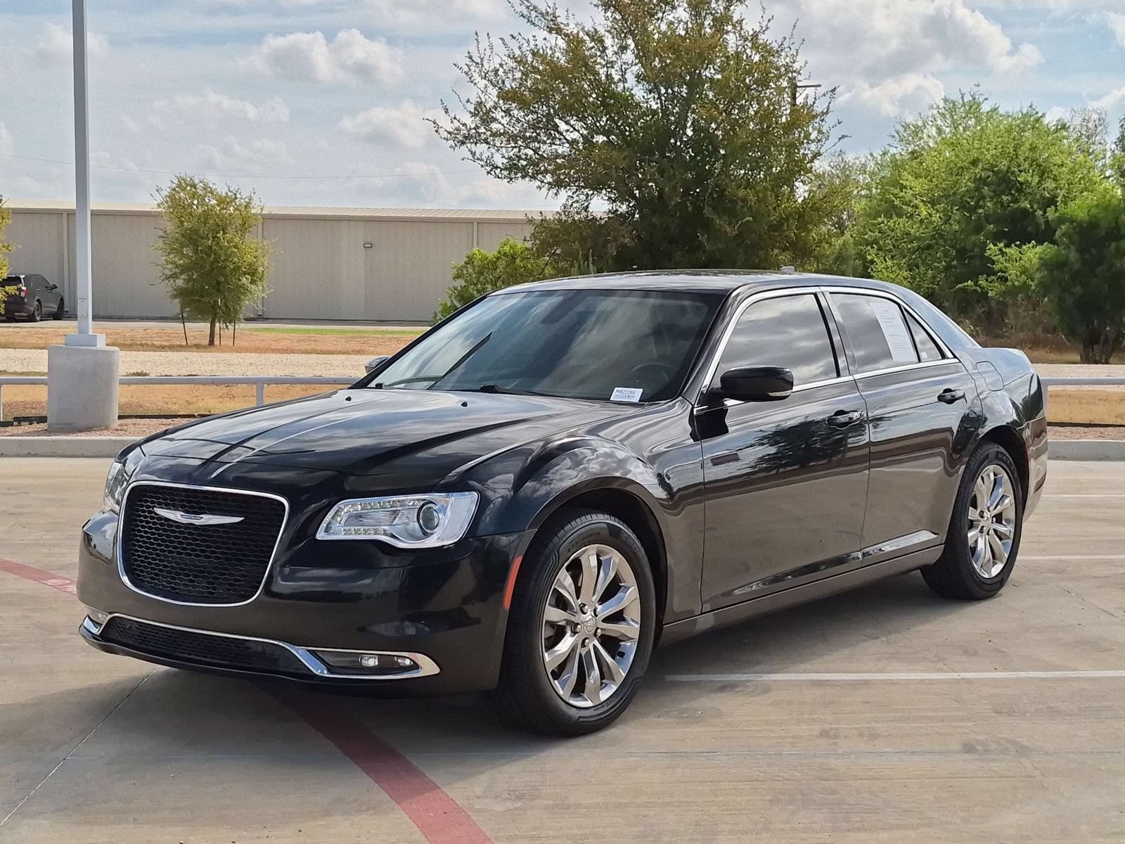 Used 2021 Chrysler 300 Touring L AWD/4WD image 7