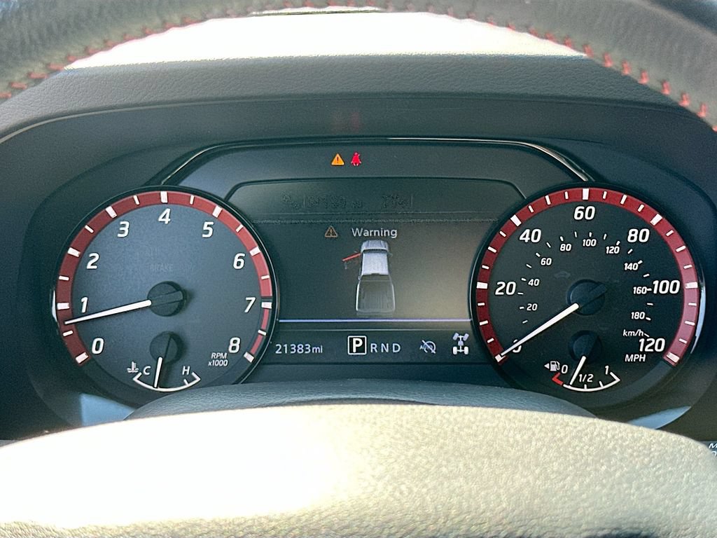Used 2025 Nissan Frontier PRO-4X AWD/4WD image 12