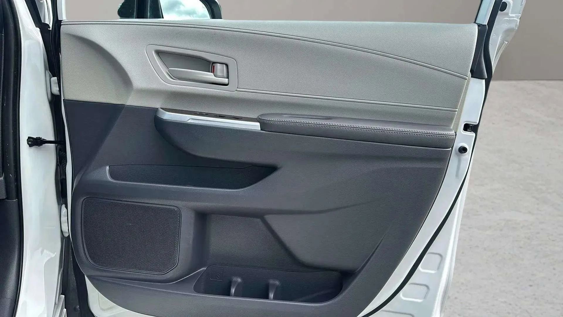 Used 2022 Toyota Sienna LE image 17