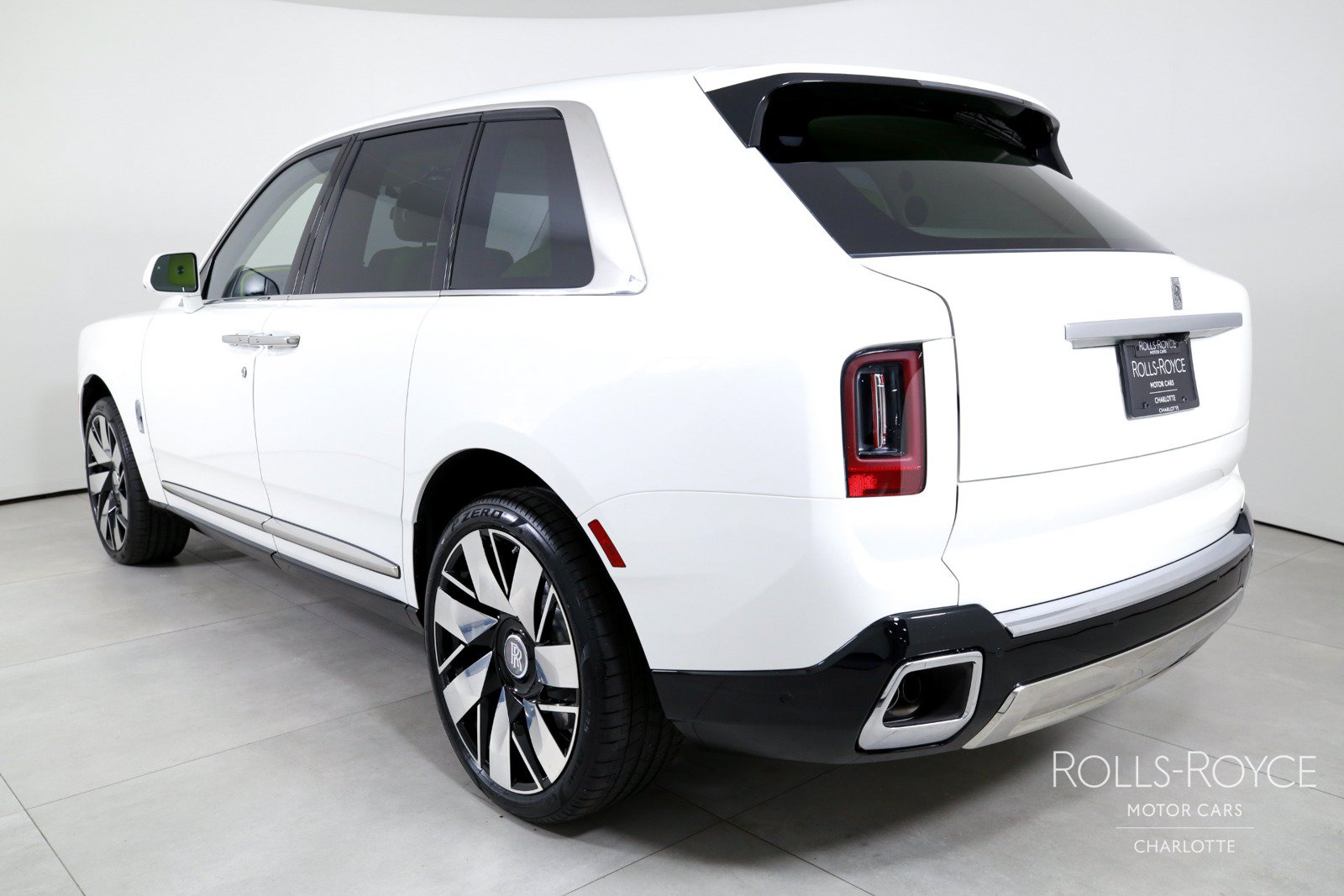 New 2026 Rolls-Royce Cullinan AWD/4WD image 8