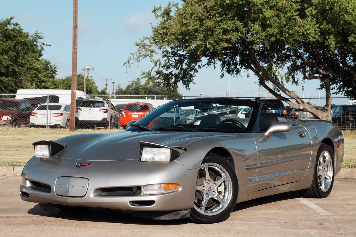 Used 2002 Chevrolet Corvette Convertible w/ Preferred Equipment Group2 RWD image 2