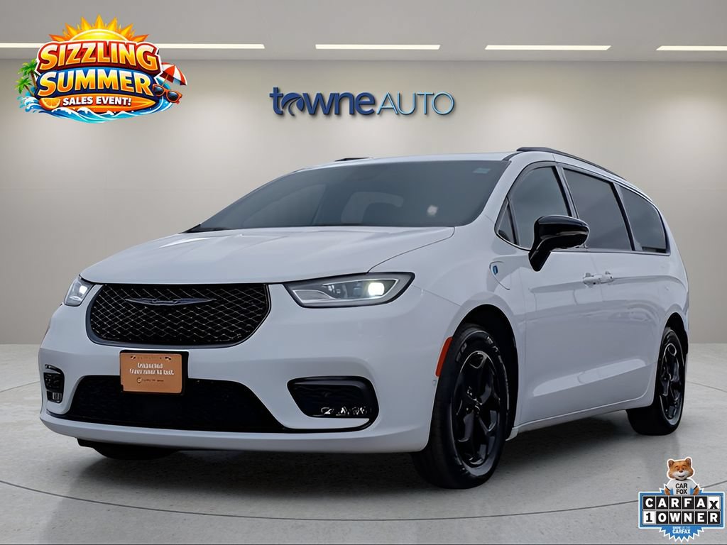 Used 2024 Chrysler Pacifica Premium