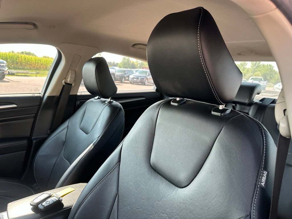 Used 2020 Ford Fusion Energi Titanium FWD image 14