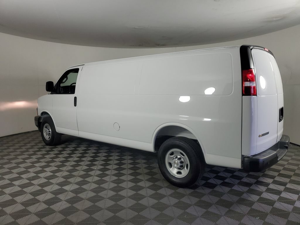 New 2026 Chevrolet Express 2500 Extended w/ Communications Package RWD image 6
