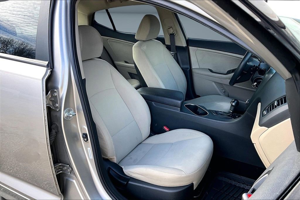 Used 2015 Kia Optima LX image 26