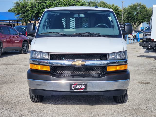 Used 2025 Chevrolet Express 2500 w/ Driver Convenience Package RWD image 2