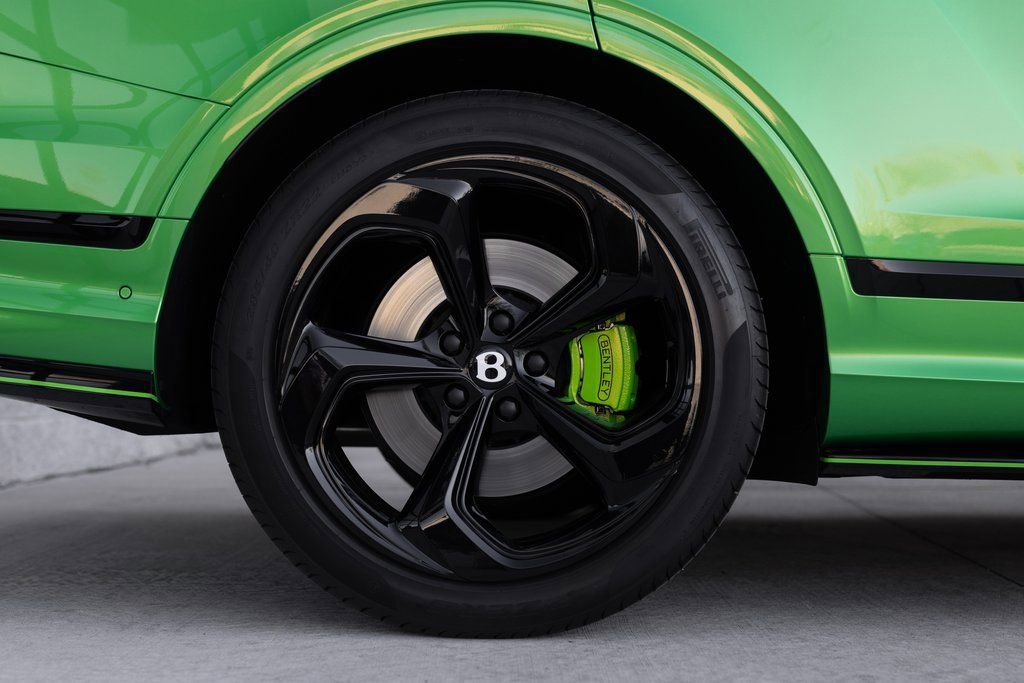 Used 2025 Bentley Bentayga AWD/4WD image 8