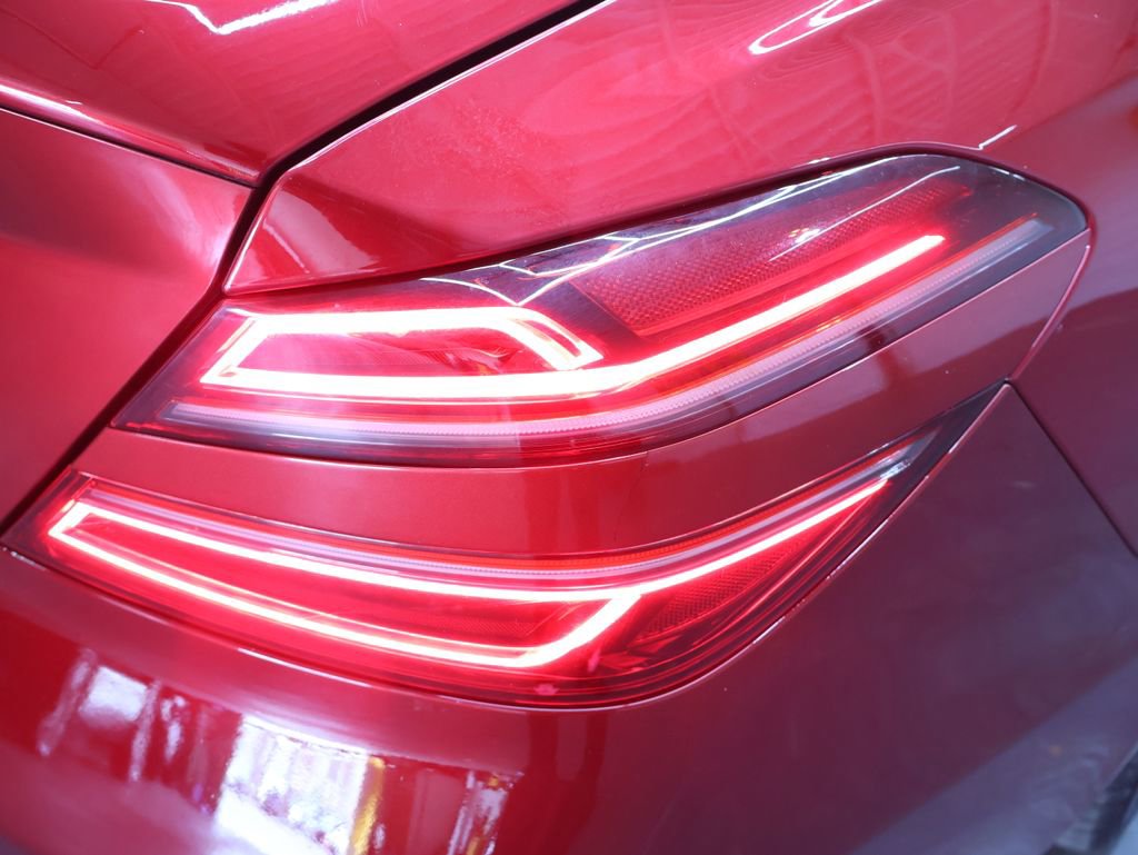 Used 2023 Genesis G70 2.0T image 28