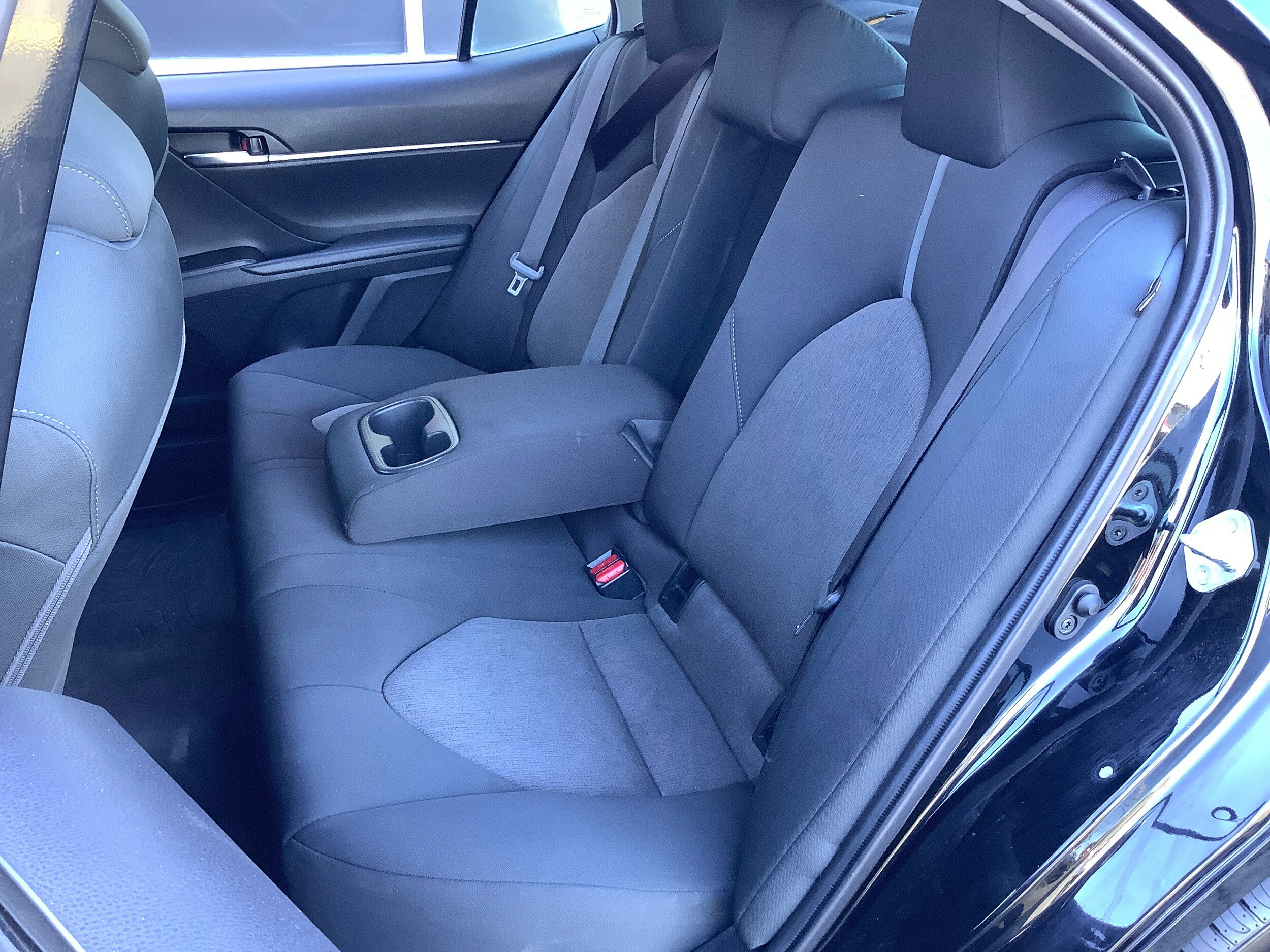 Used 2022 Toyota Camry LE FWD image 12