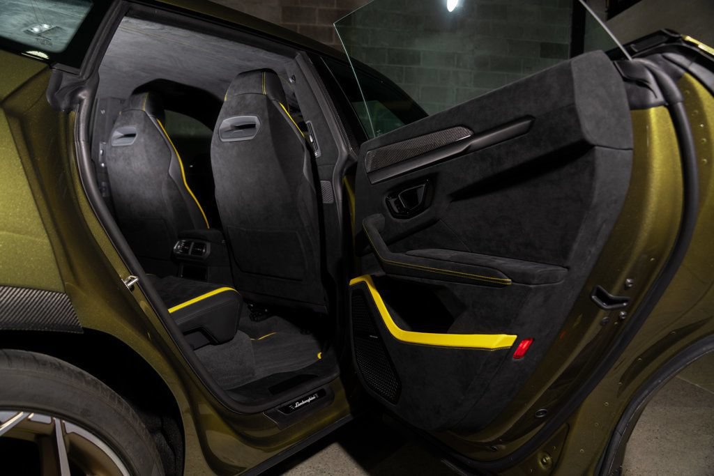Used 2024 Lamborghini Urus Performante AWD/4WD image 29