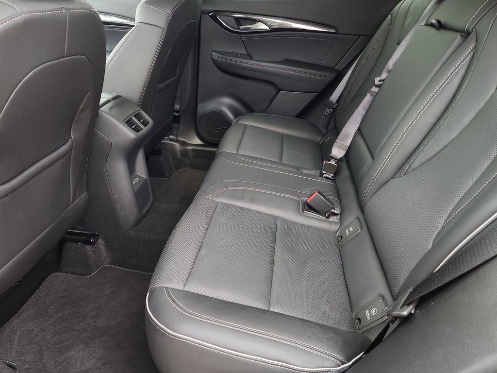 Used 2023 Buick Envision Essence image 34
