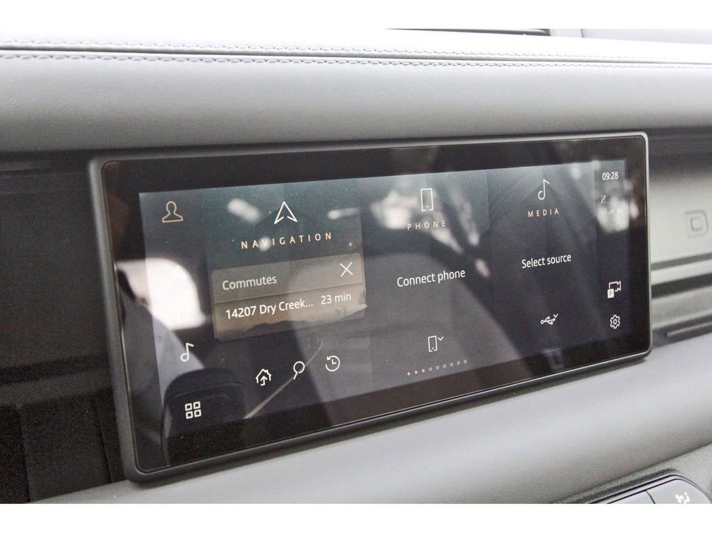 Used 2023 Land Rover Defender 110 X-Dynamic SE image 24