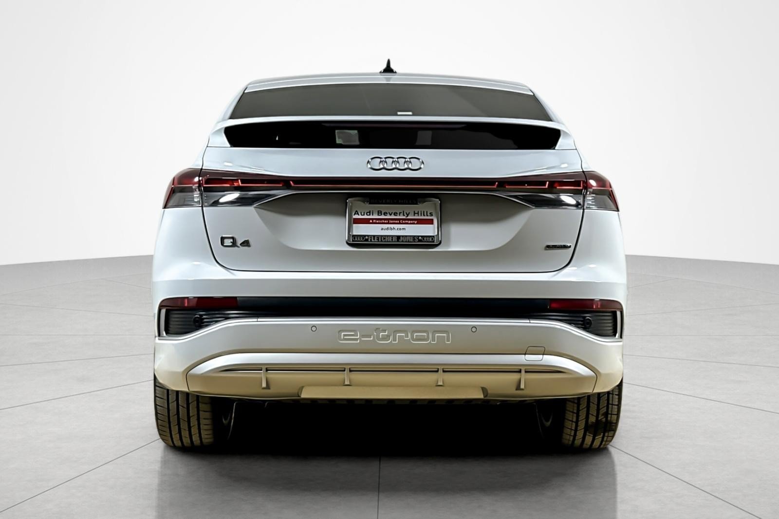 Certified 2023 Audi Q4 e-tron Prestige AWD/4WD image 4