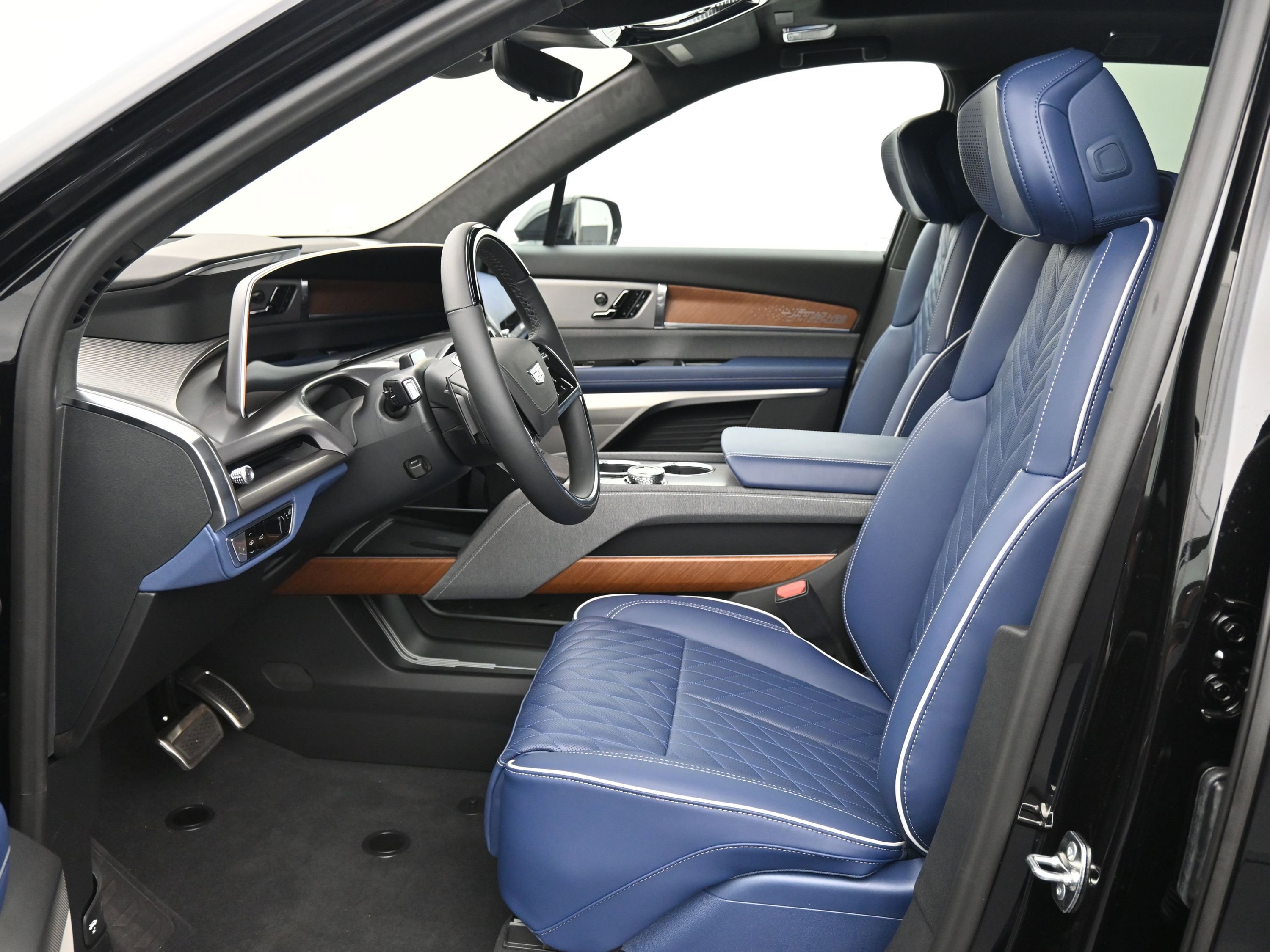 New 2026 Cadillac Vistiq Premium Luxury w/ LPO, Floor Liner Package image 11