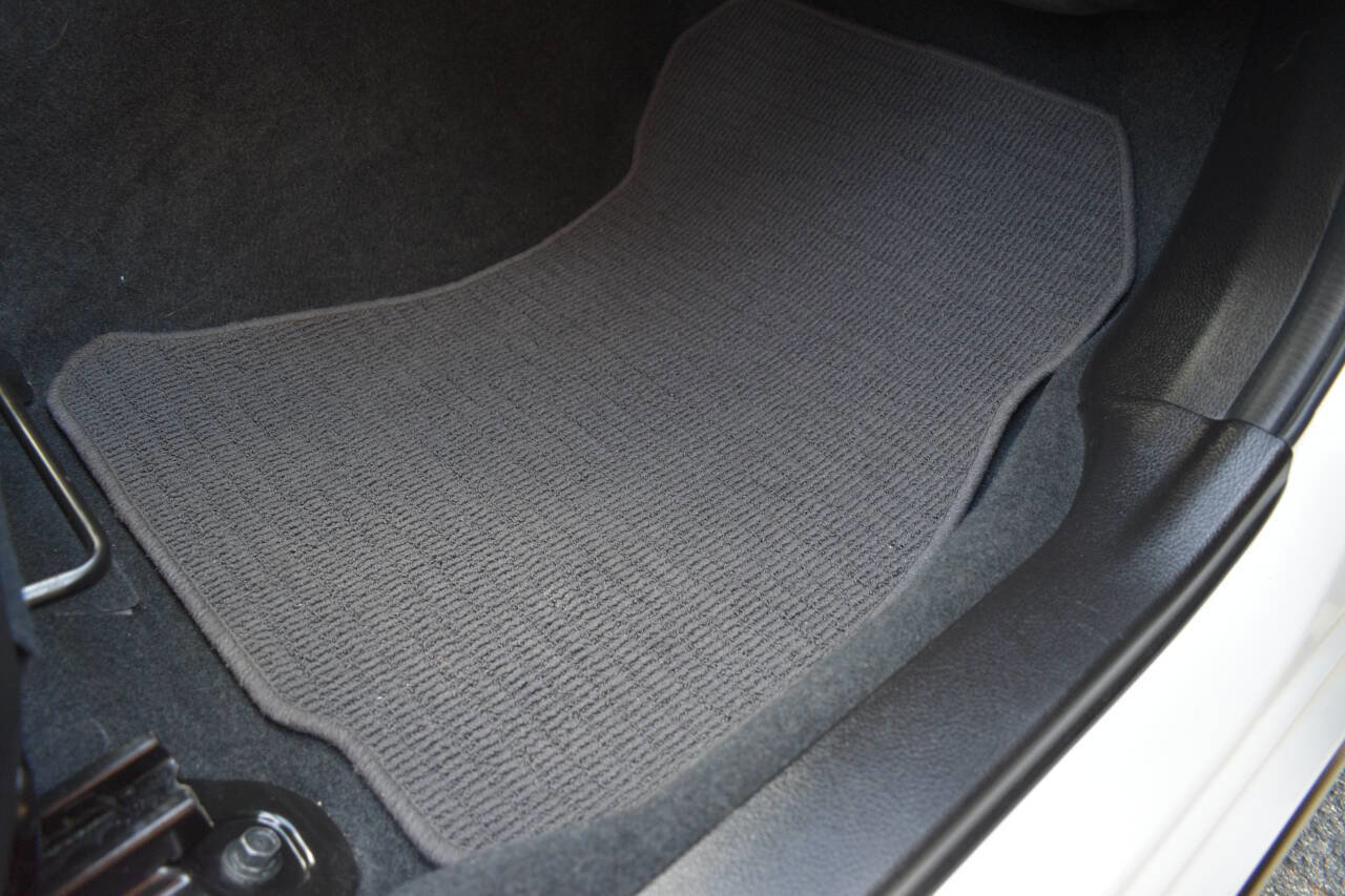 Used 2017 Subaru Crosstrek 2.0i Premium w/ 17" Wheel Sport Package image 21