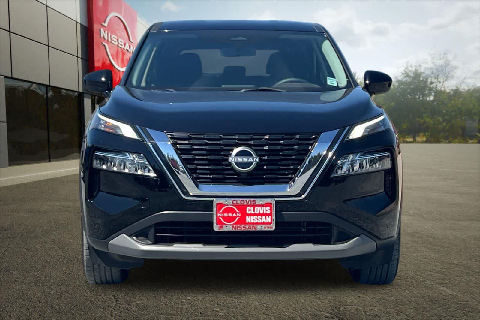 Used 2023 Nissan Rogue SV FWD image 11