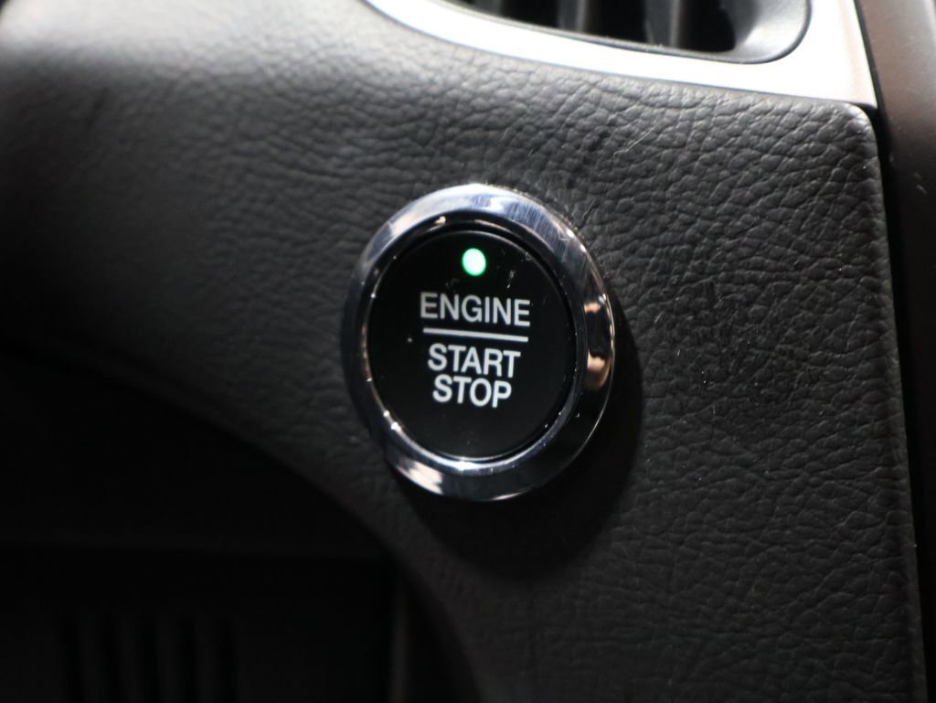 Used 2024 Ford Edge SEL image 25