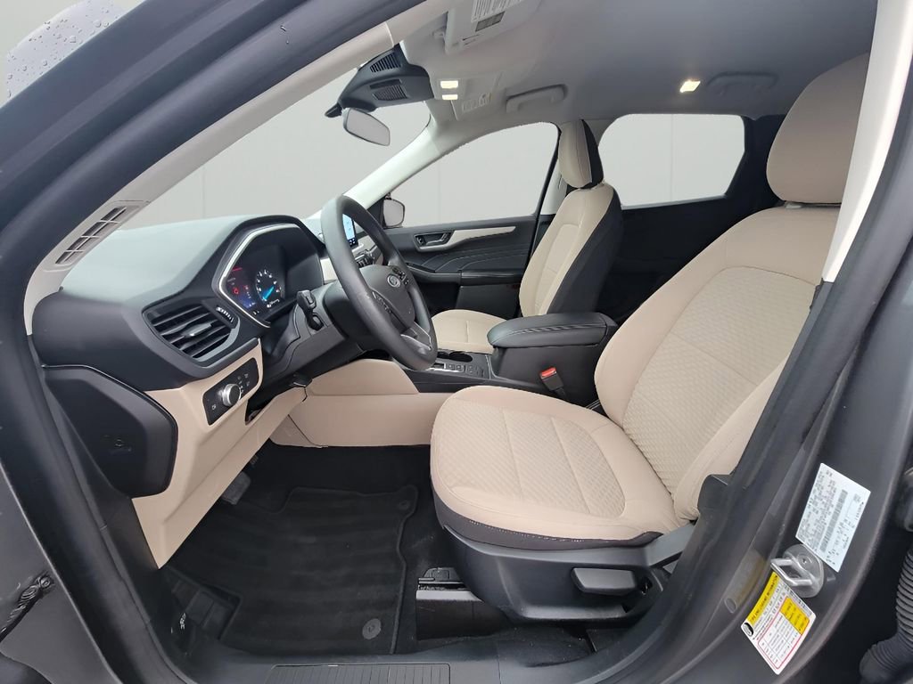 Used 2022 Ford Escape SE image 12