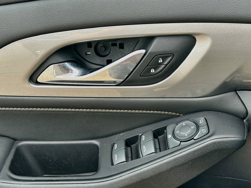 Used 2019 Chevrolet Traverse LS w/ LPO, Floor Liner Package FWD image 21
