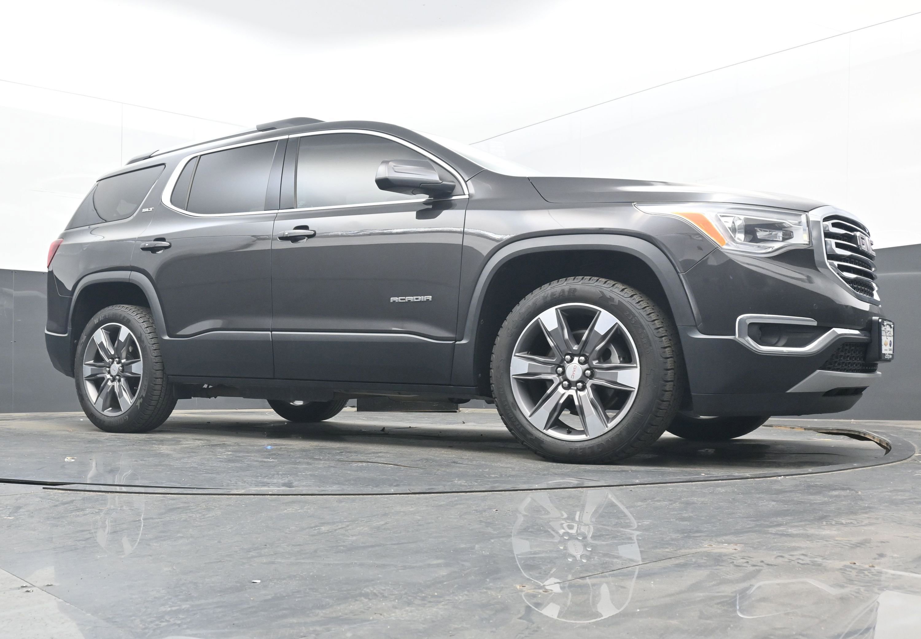 Used 2019 GMC Acadia SLT w/ LPO, Floor Liner Package image 20