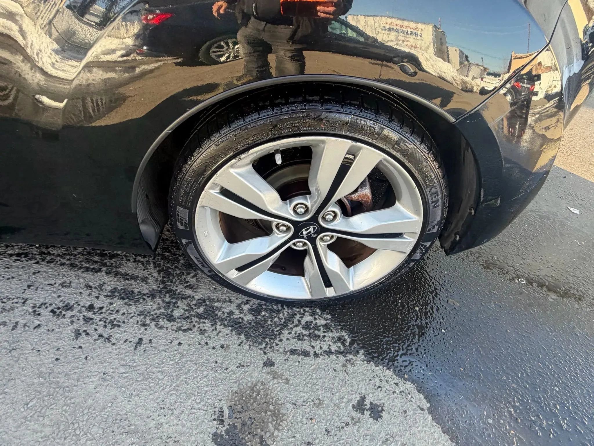 Used 2015 Hyundai Veloster w/ Option Group 03 image 9