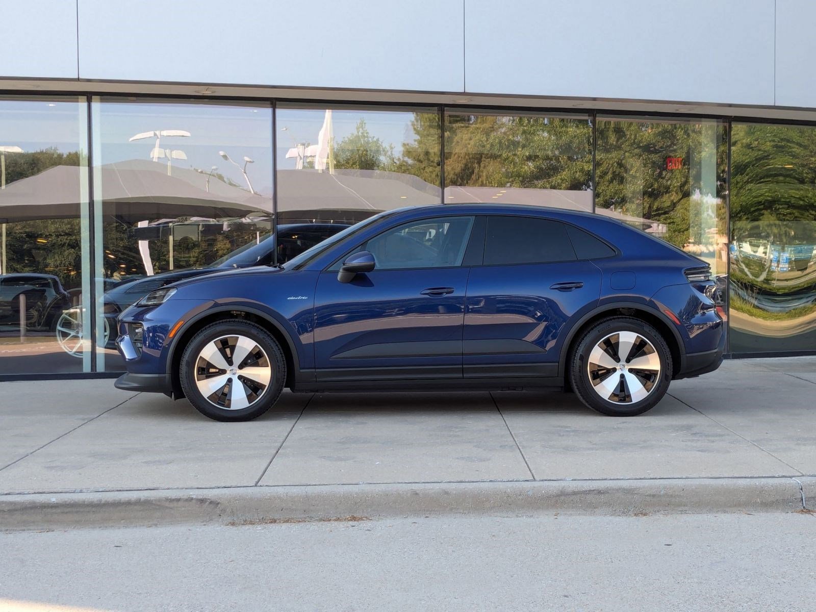 New 2025 Porsche Macan 4 Electric image 2